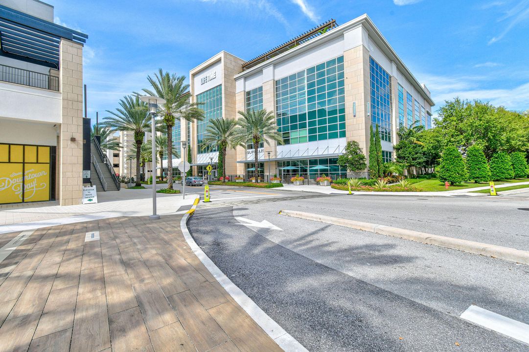 出租: $7,000 (3 贝兹, 3 浴室, 2388 平方英尺)