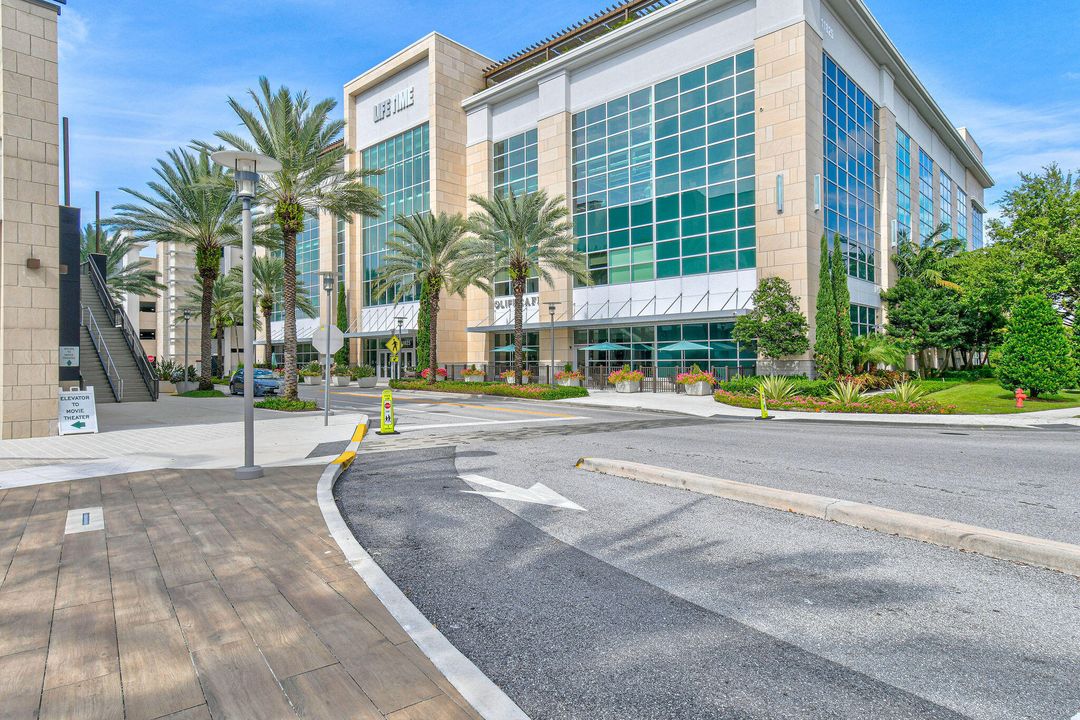 出租: $7,000 (3 贝兹, 3 浴室, 2388 平方英尺)