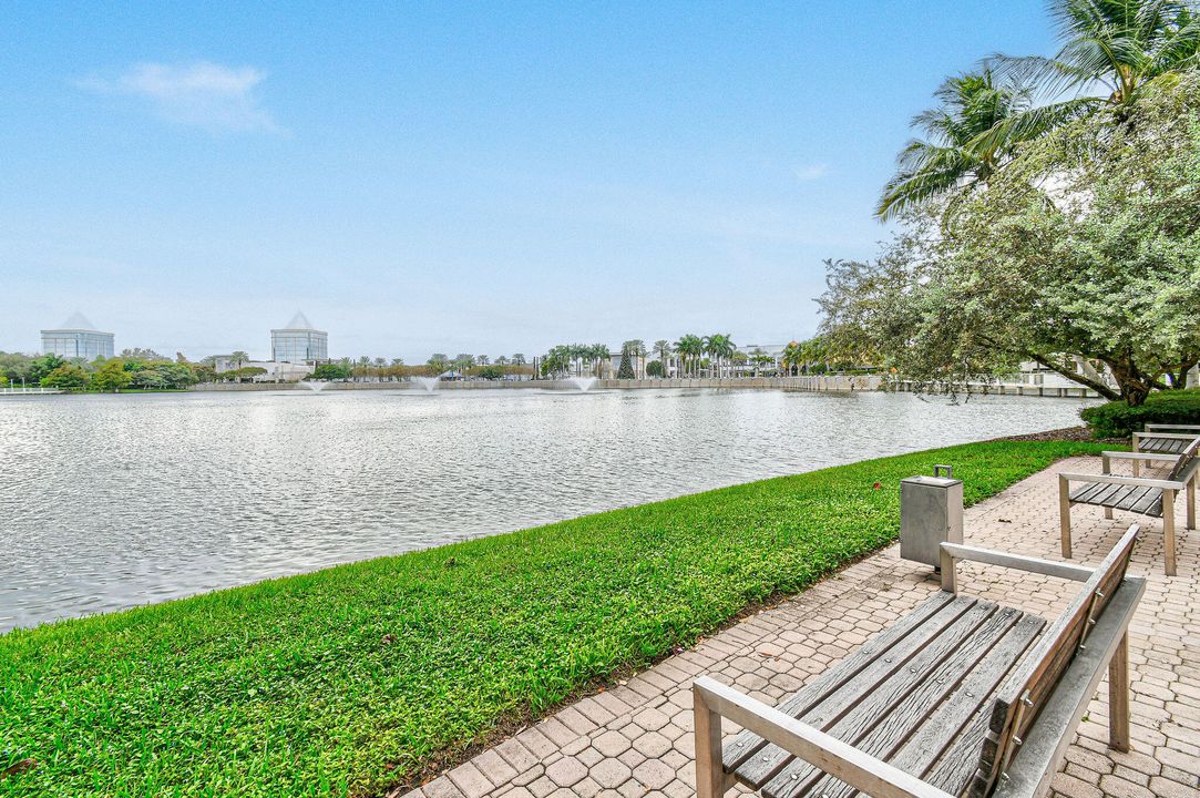 出租: $7,000 (3 贝兹, 3 浴室, 2388 平方英尺)