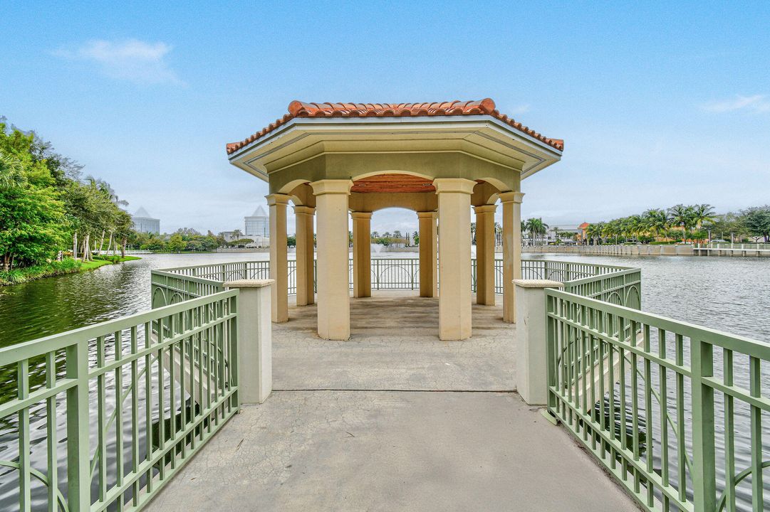 出租: $7,000 (3 贝兹, 3 浴室, 2388 平方英尺)