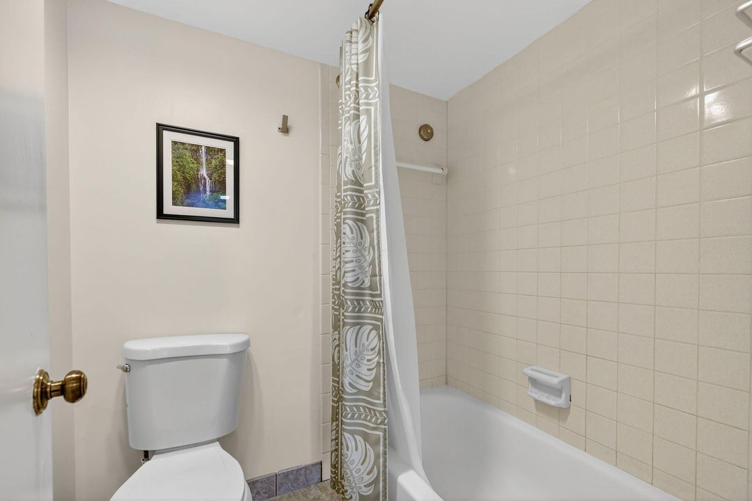 待售: $209,000 (1 贝兹, 1 浴室, 885 平方英尺)