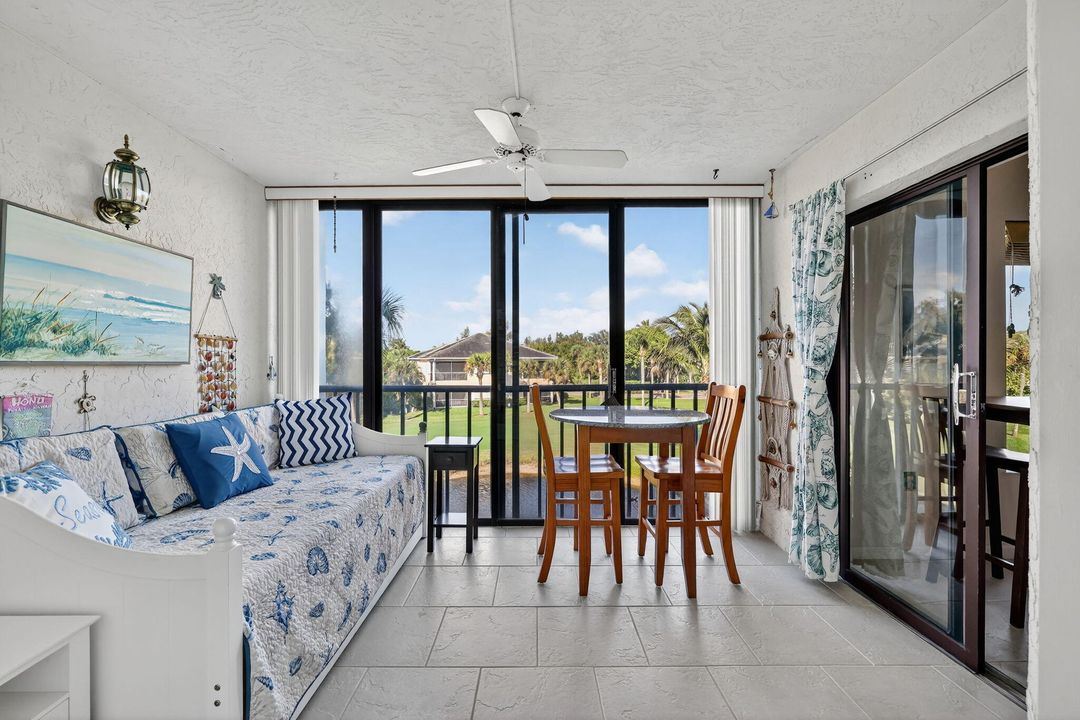 待售: $209,000 (1 贝兹, 1 浴室, 885 平方英尺)