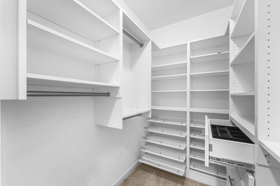 For Sale: $685,000 (3 beds, 3 baths, 1788 Square Feet)