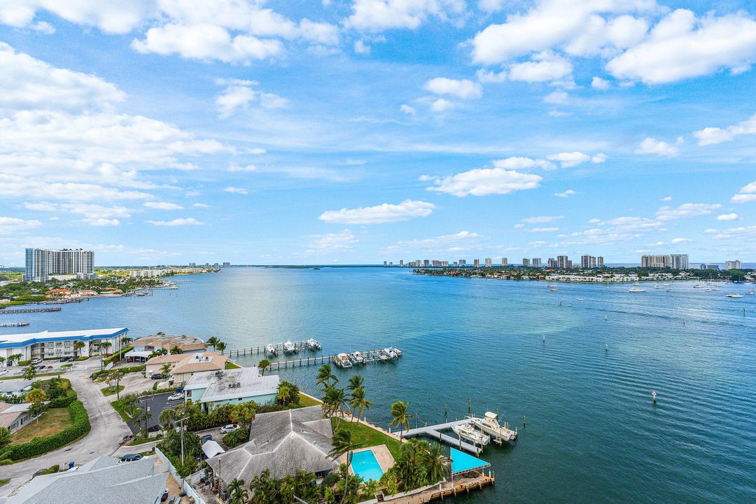 For Sale: $685,000 (3 beds, 3 baths, 1788 Square Feet)