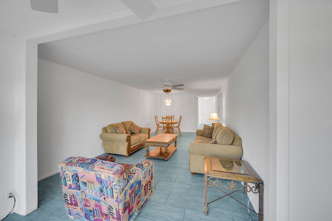 На продажу: $299,900 (2 спален, 2 ванн, 1097 Квадратных фут)