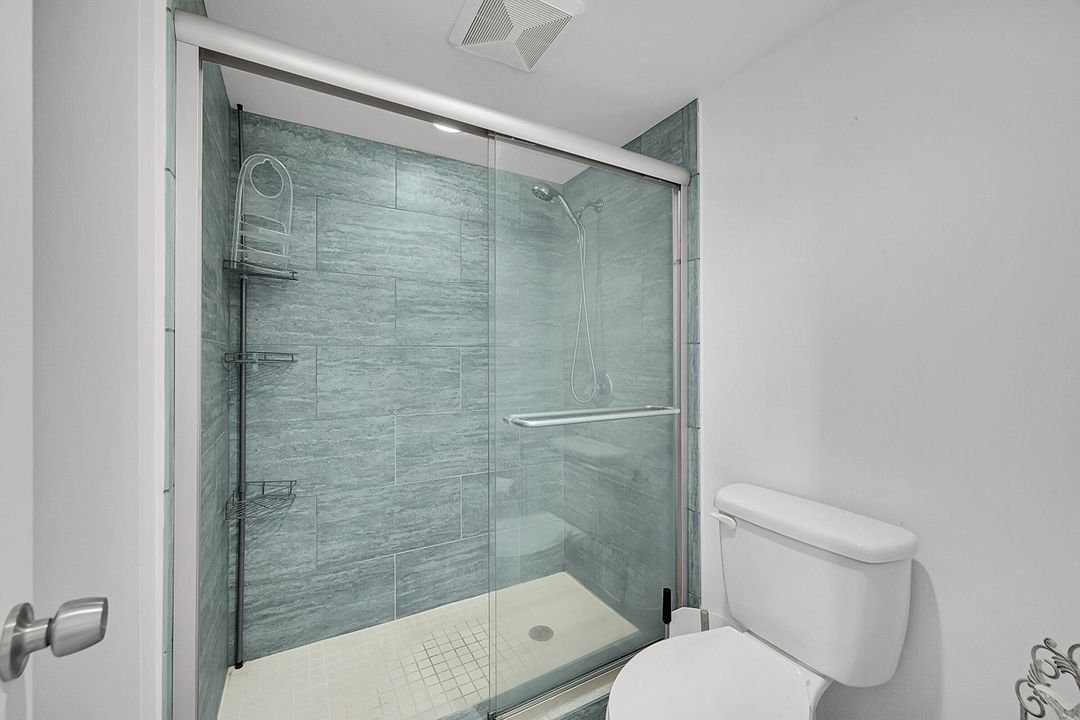 На продажу: $299,900 (2 спален, 2 ванн, 1097 Квадратных фут)