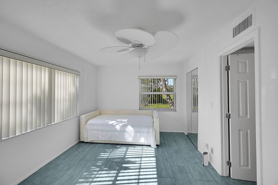 На продажу: $299,900 (2 спален, 2 ванн, 1097 Квадратных фут)