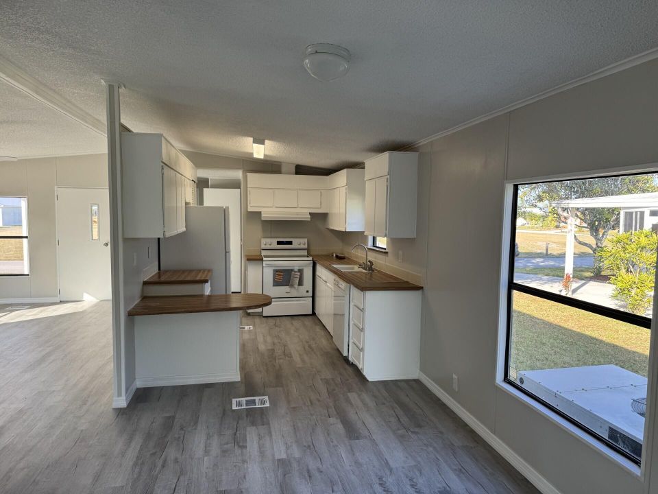 待售: $49,000 (2 贝兹, 2 浴室, 1248 平方英尺)