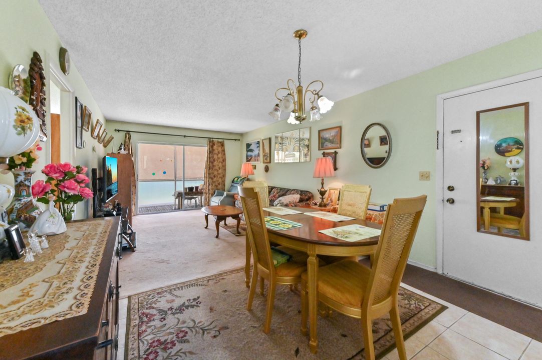 На продажу: $95,000 (1 спален, 1 ванн, 704 Квадратных фут)