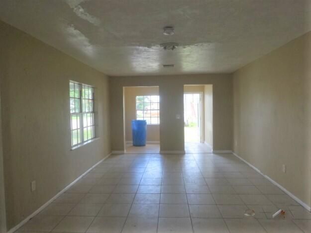 На продажу: $229,000 (2 спален, 2 ванн, 1200 Квадратных фут)