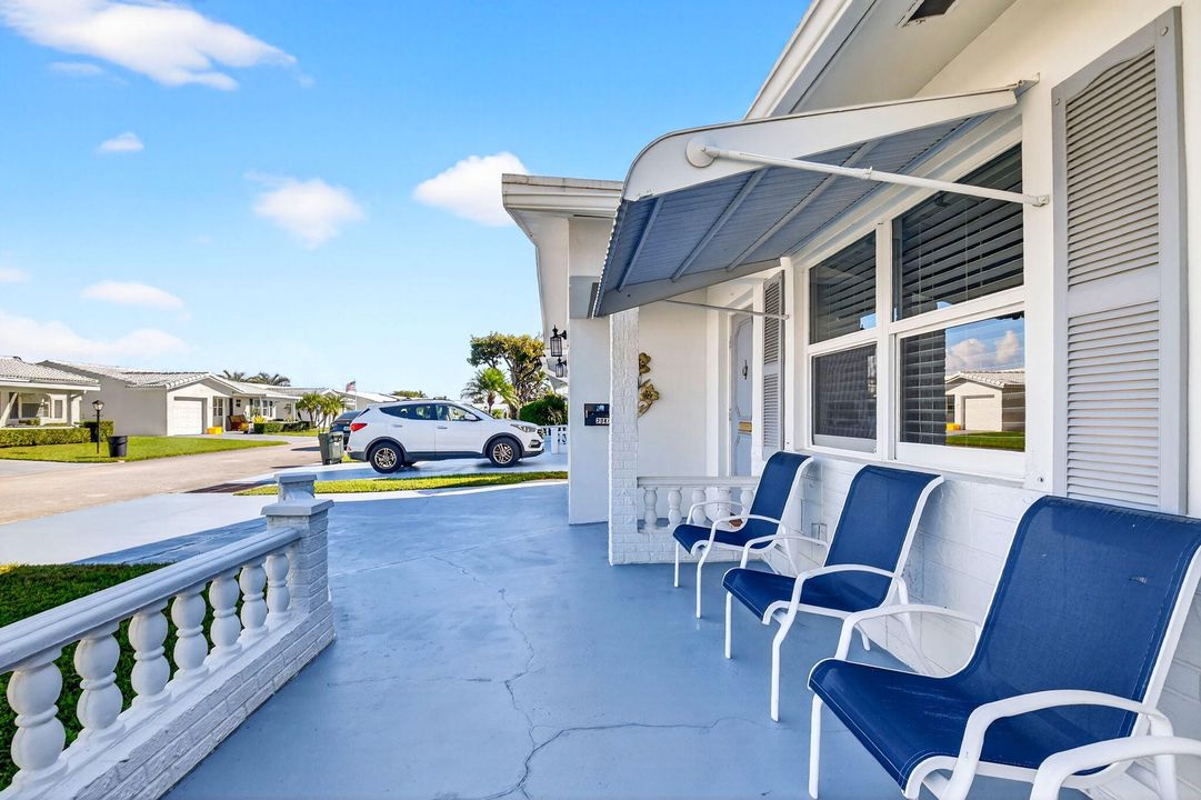 For Sale: $345,000 (2 beds, 2 baths, 1317 Square Feet)