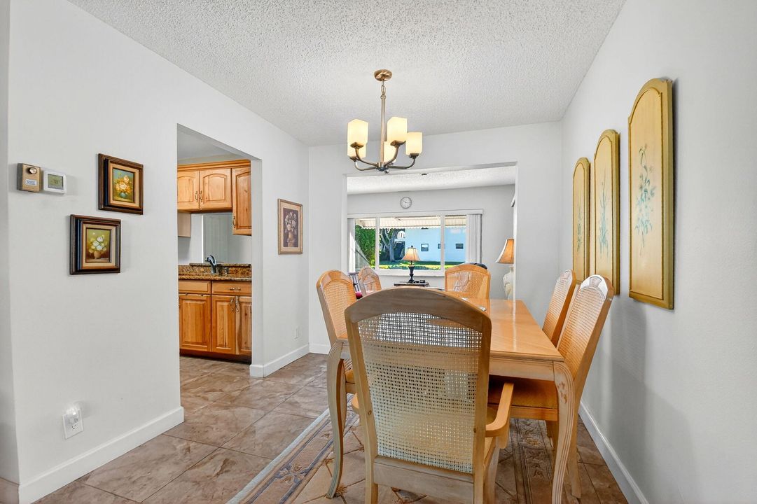 For Sale: $345,000 (2 beds, 2 baths, 1317 Square Feet)