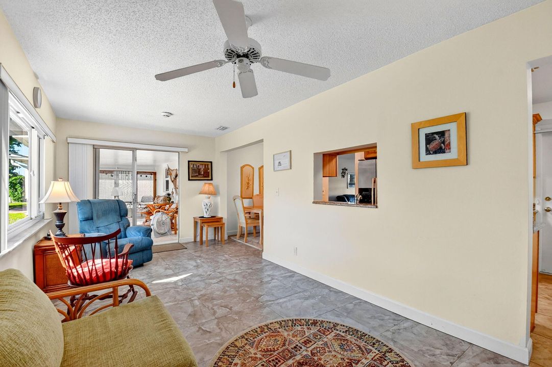 For Sale: $345,000 (2 beds, 2 baths, 1317 Square Feet)