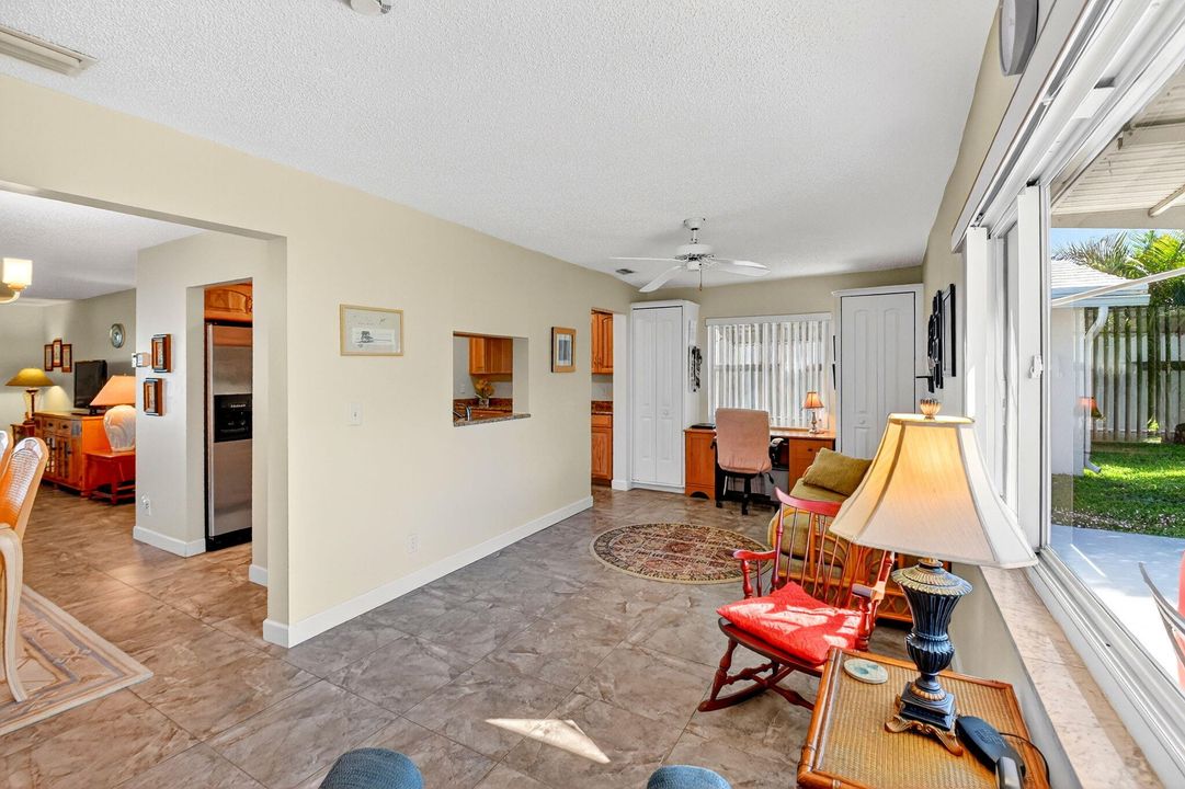 For Sale: $345,000 (2 beds, 2 baths, 1317 Square Feet)