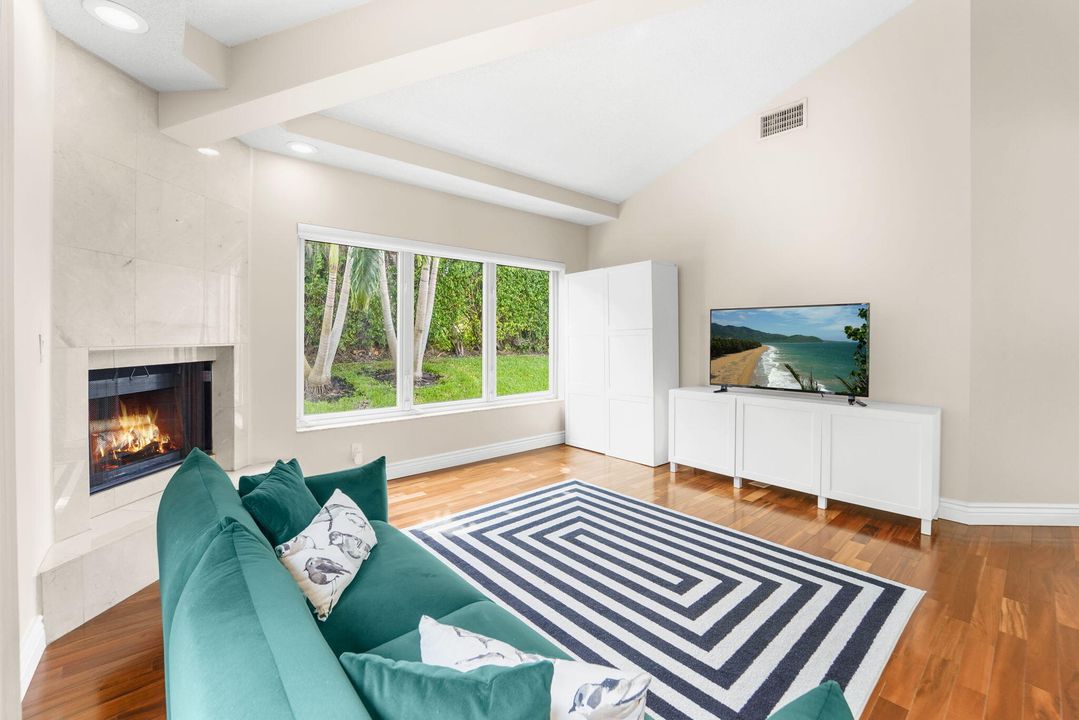 For Sale: $1,250,000 (3 beds, 2 baths, 2032 Square Feet)