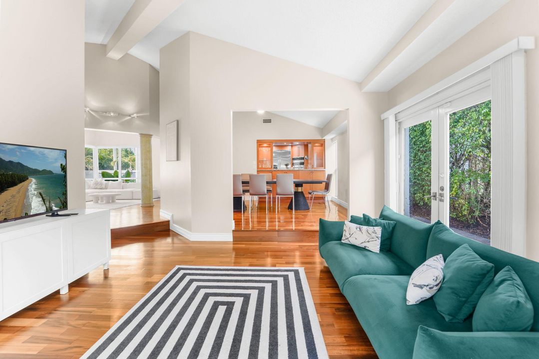 For Sale: $1,250,000 (3 beds, 2 baths, 2032 Square Feet)