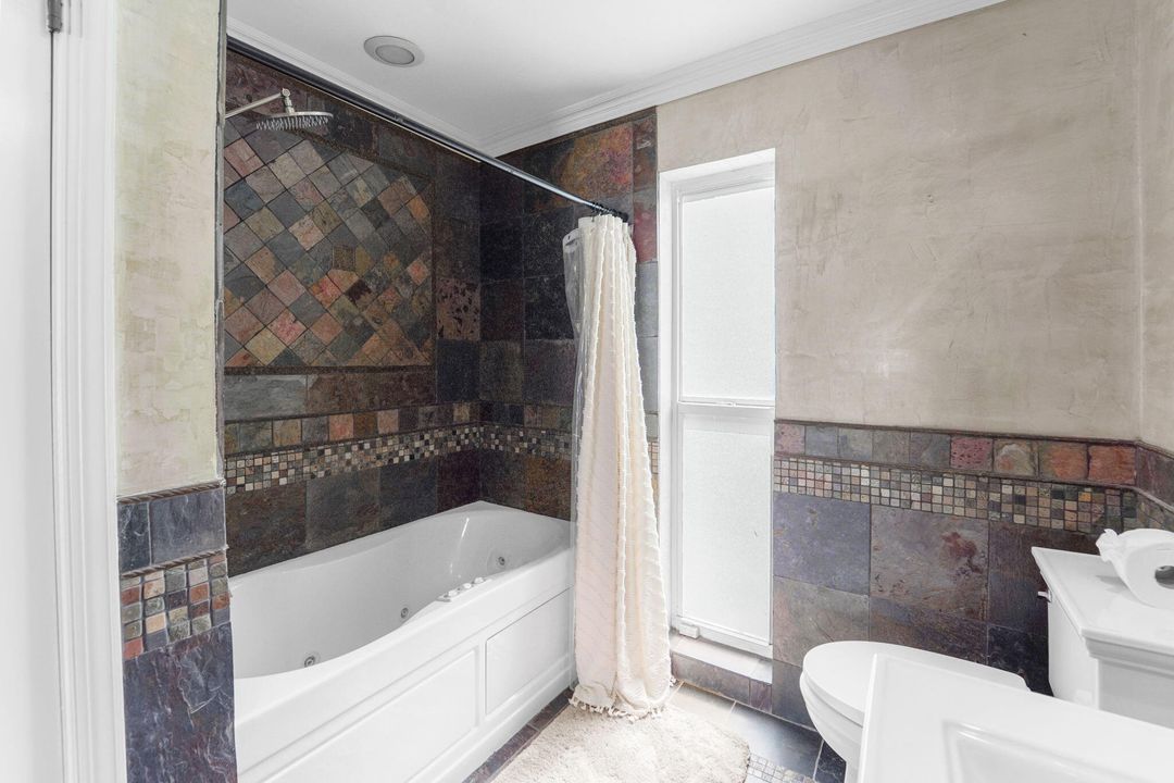 For Sale: $1,250,000 (3 beds, 2 baths, 2032 Square Feet)