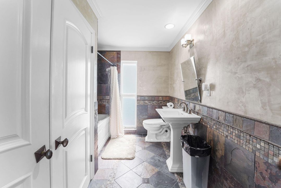 For Sale: $1,250,000 (3 beds, 2 baths, 2032 Square Feet)