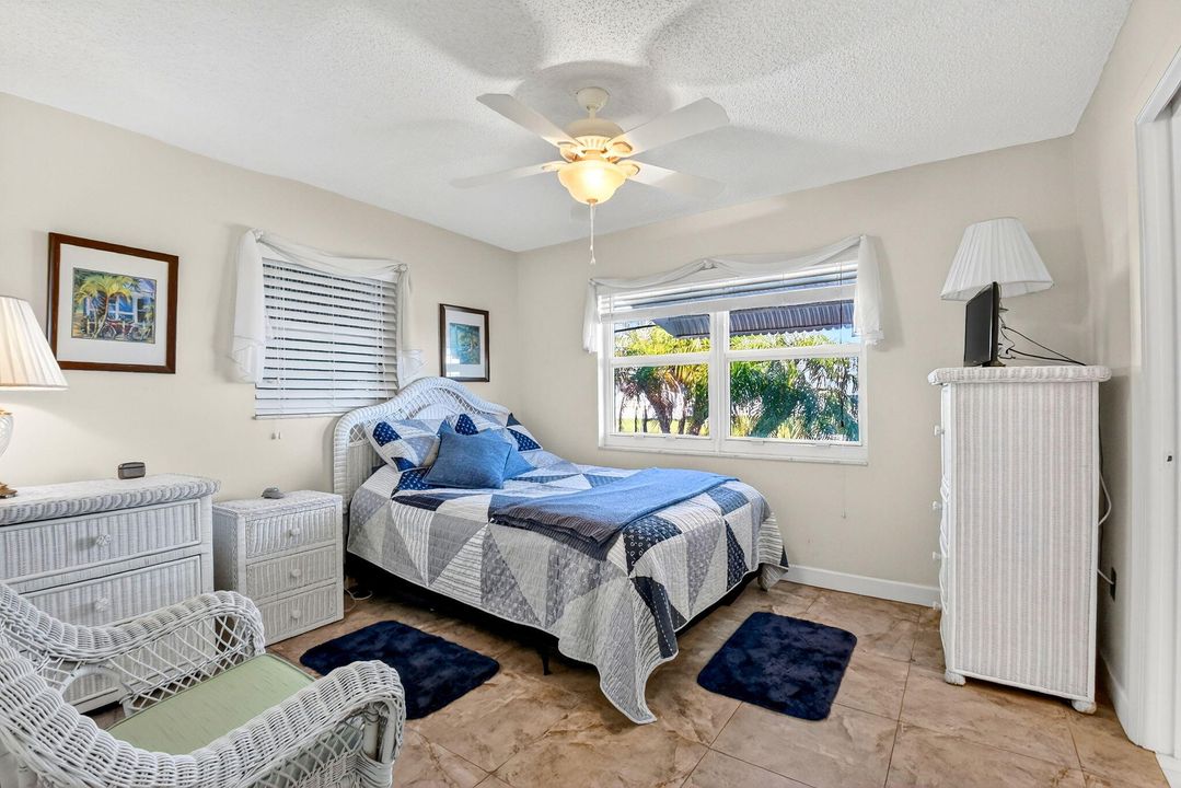 For Sale: $345,000 (2 beds, 2 baths, 1317 Square Feet)