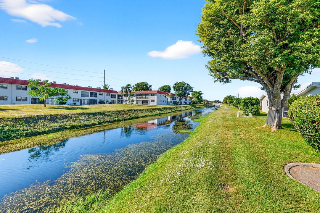 For Sale: $345,000 (2 beds, 2 baths, 1317 Square Feet)