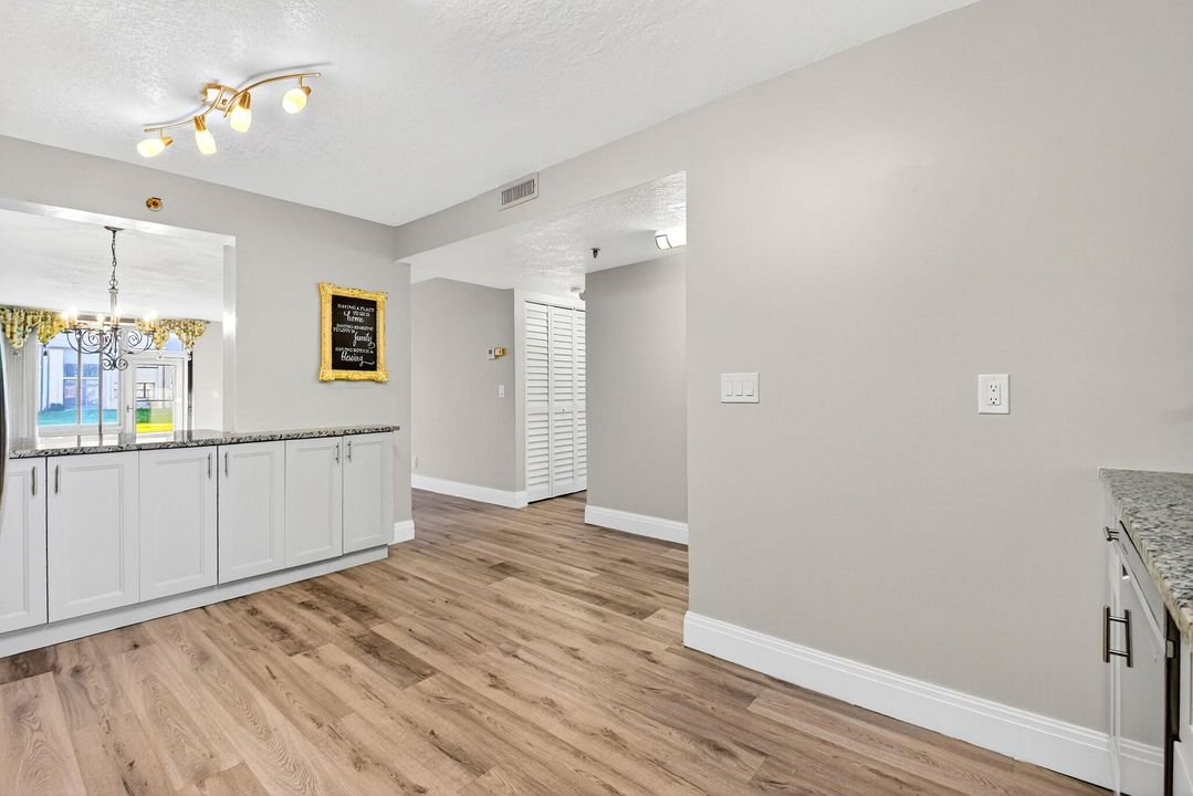 For Sale: $149,900 (2 beds, 2 baths, 1200 Square Feet)