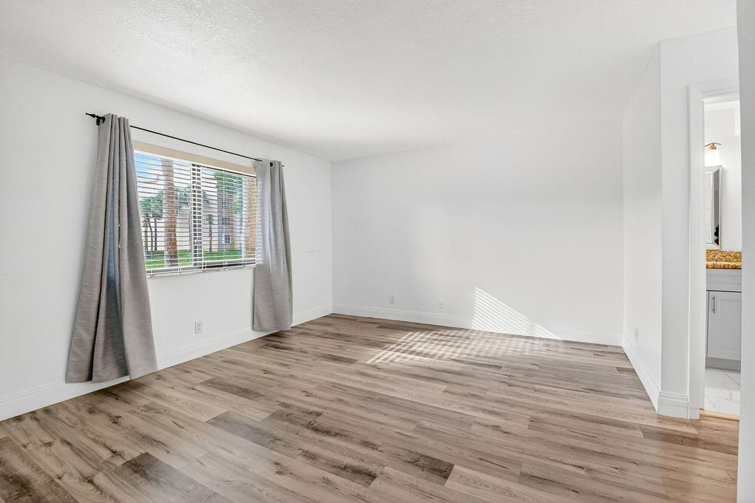 For Sale: $149,900 (2 beds, 2 baths, 1200 Square Feet)