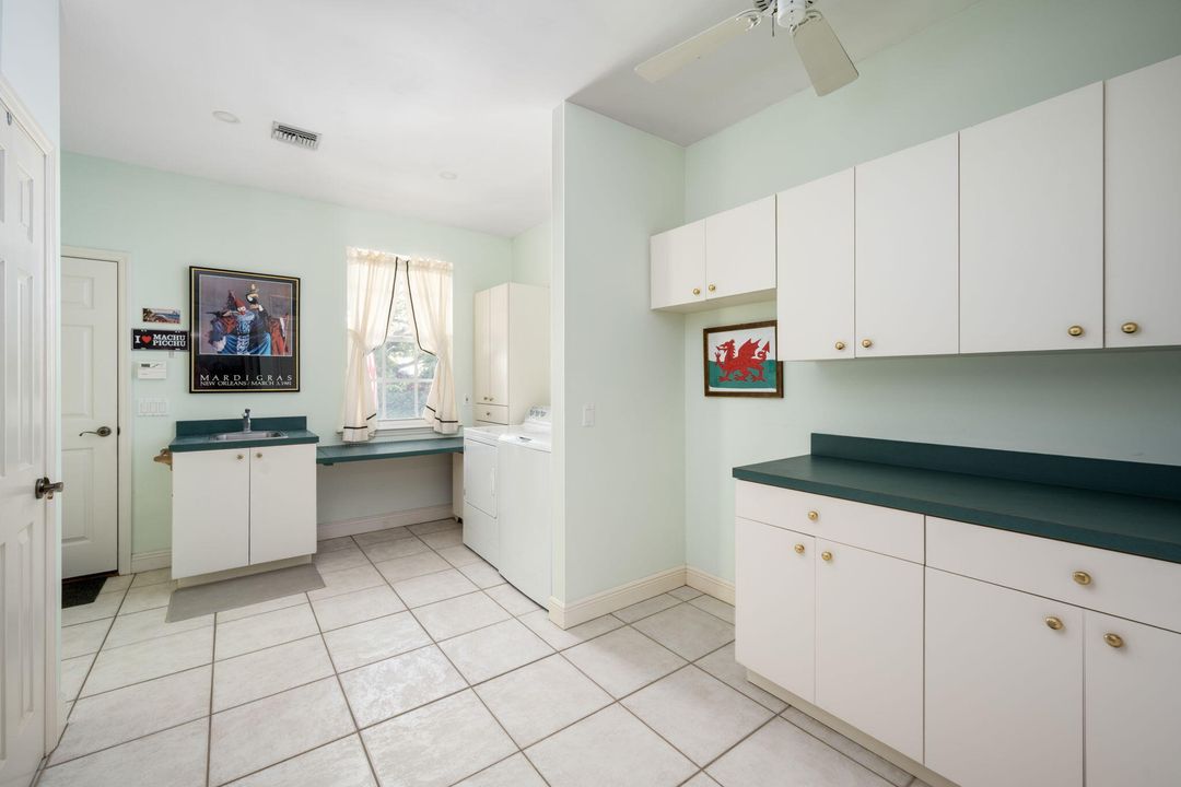 Active With Contract: $1,143,000 (3 beds, 3 baths, 3297 Square Feet)