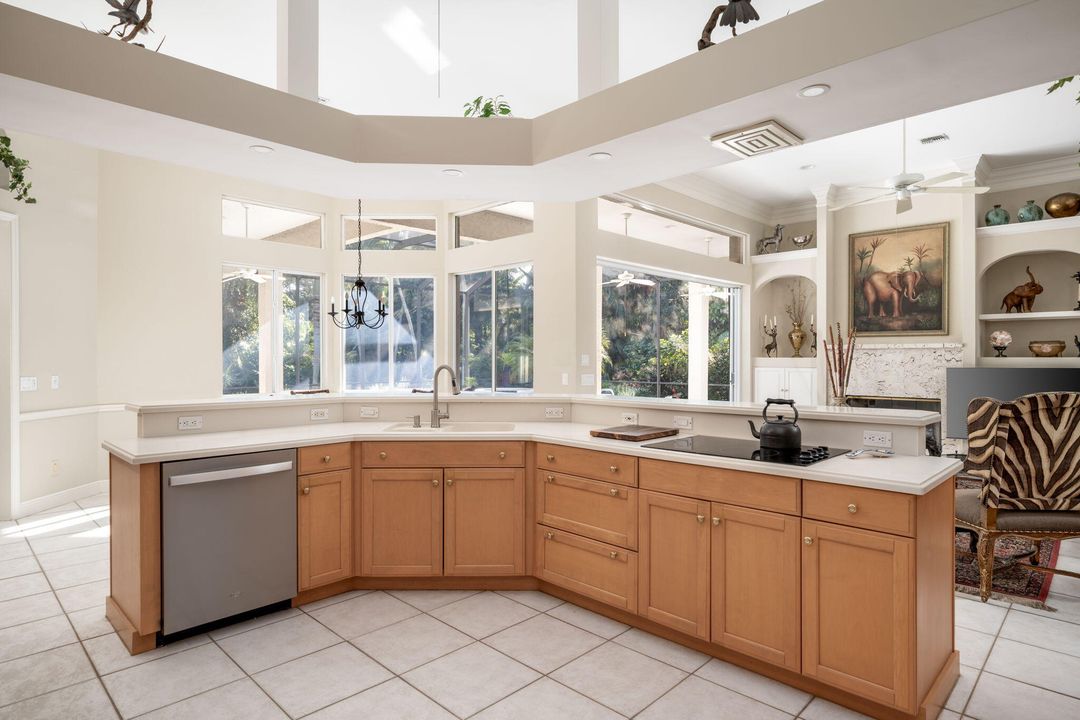 Active With Contract: $1,143,000 (3 beds, 3 baths, 3297 Square Feet)