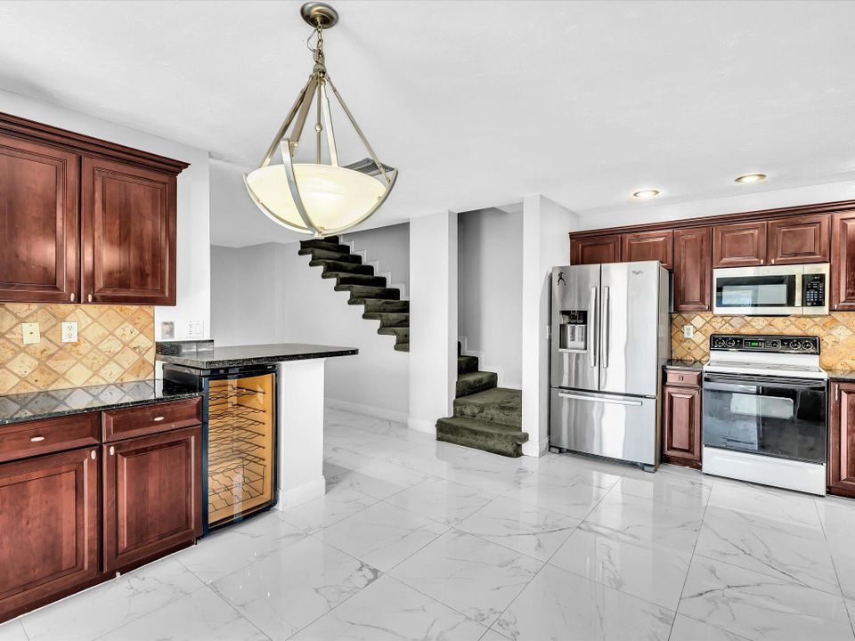 For Sale: $400,000 (3 beds, 2 baths, 1810 Square Feet)