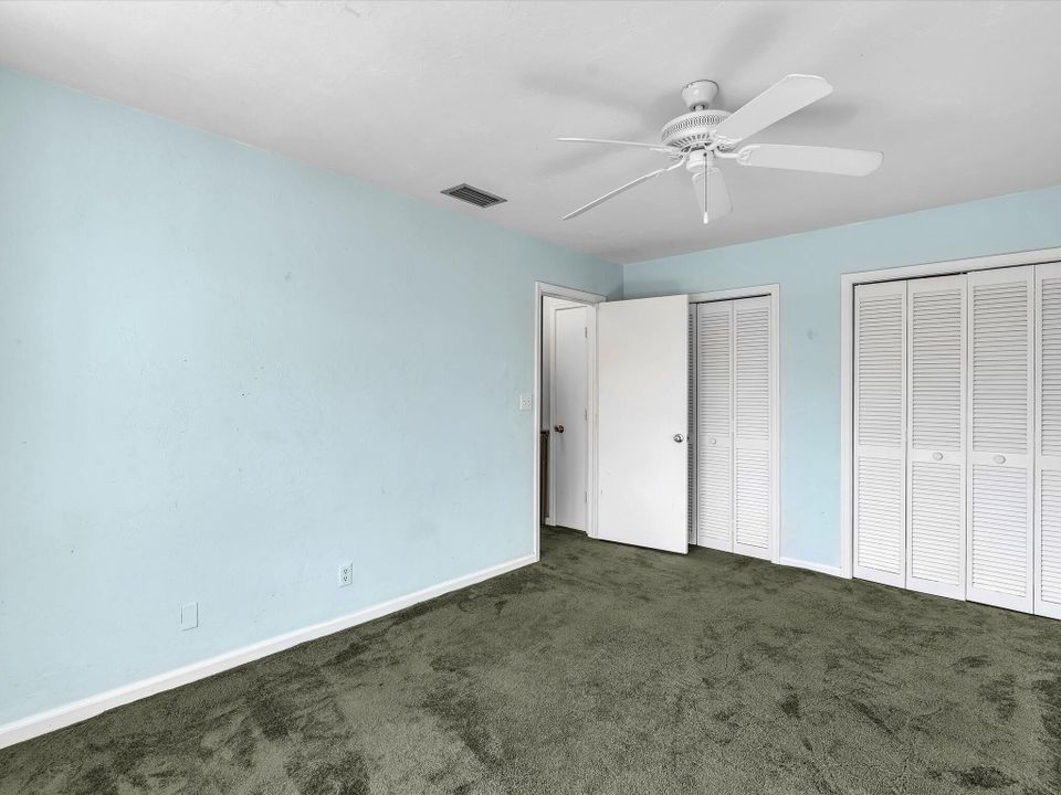 For Sale: $400,000 (3 beds, 2 baths, 1810 Square Feet)