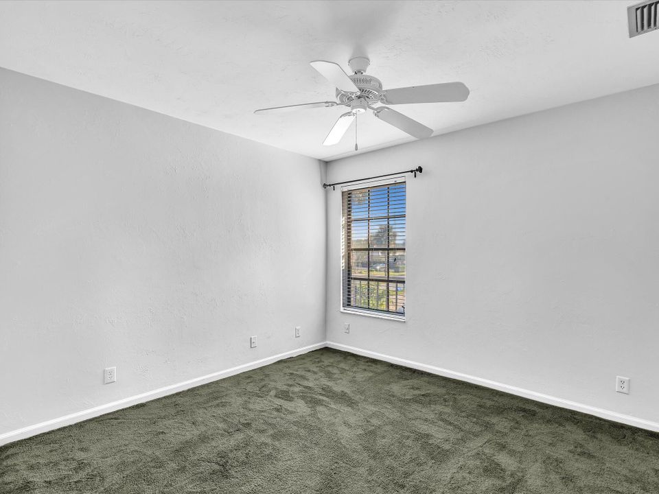 For Sale: $400,000 (3 beds, 2 baths, 1810 Square Feet)