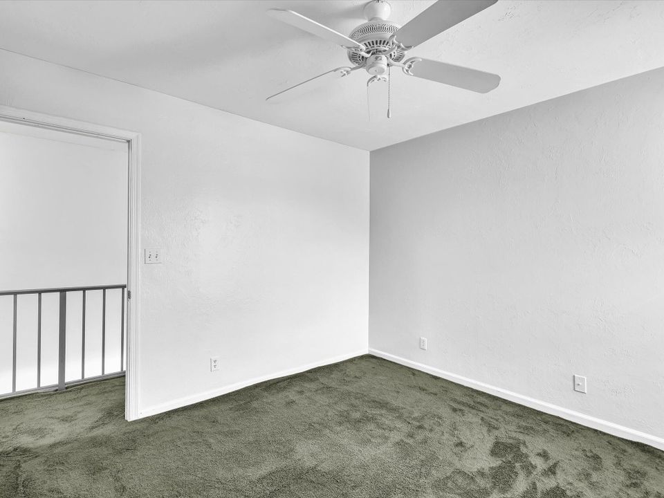 For Sale: $400,000 (3 beds, 2 baths, 1810 Square Feet)