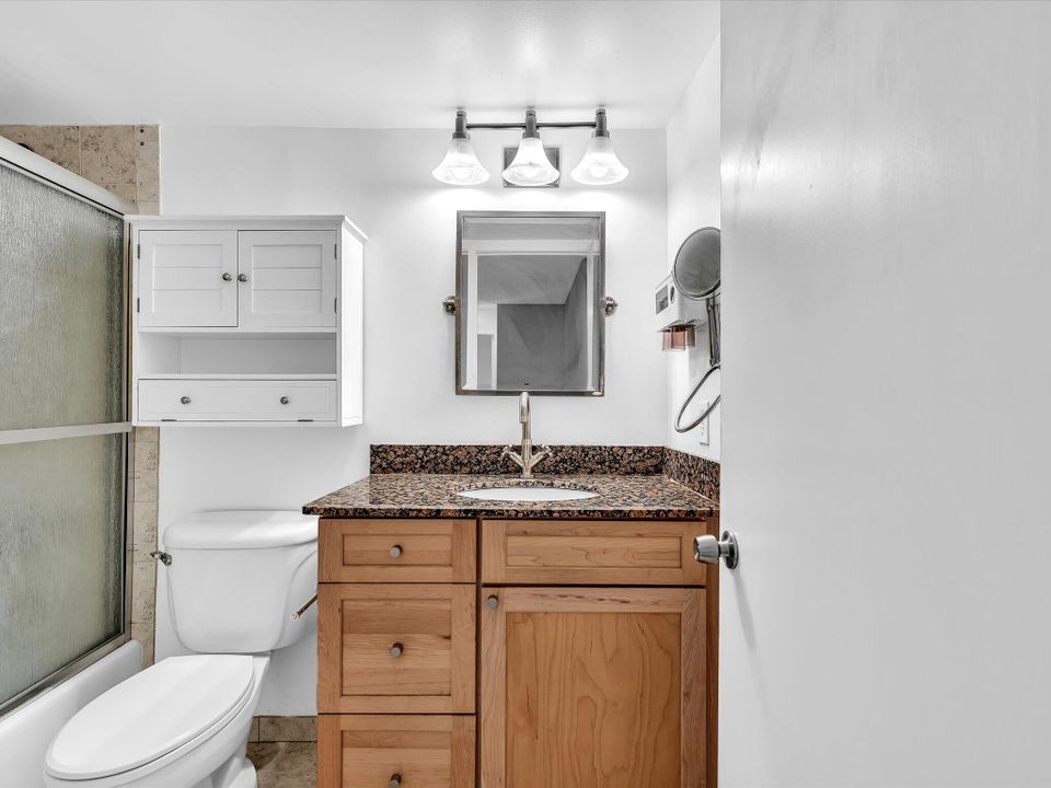 For Sale: $400,000 (3 beds, 2 baths, 1810 Square Feet)