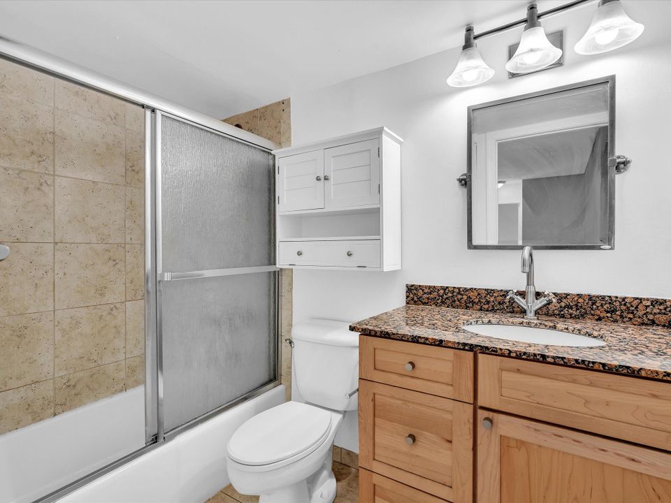 For Sale: $400,000 (3 beds, 2 baths, 1810 Square Feet)