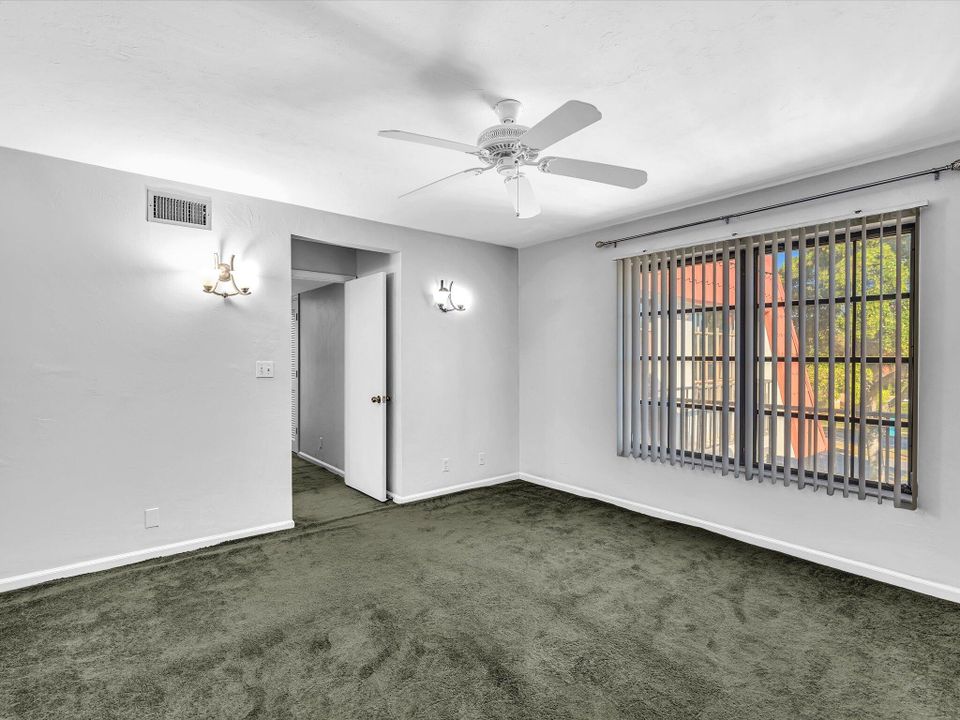 For Sale: $400,000 (3 beds, 2 baths, 1810 Square Feet)