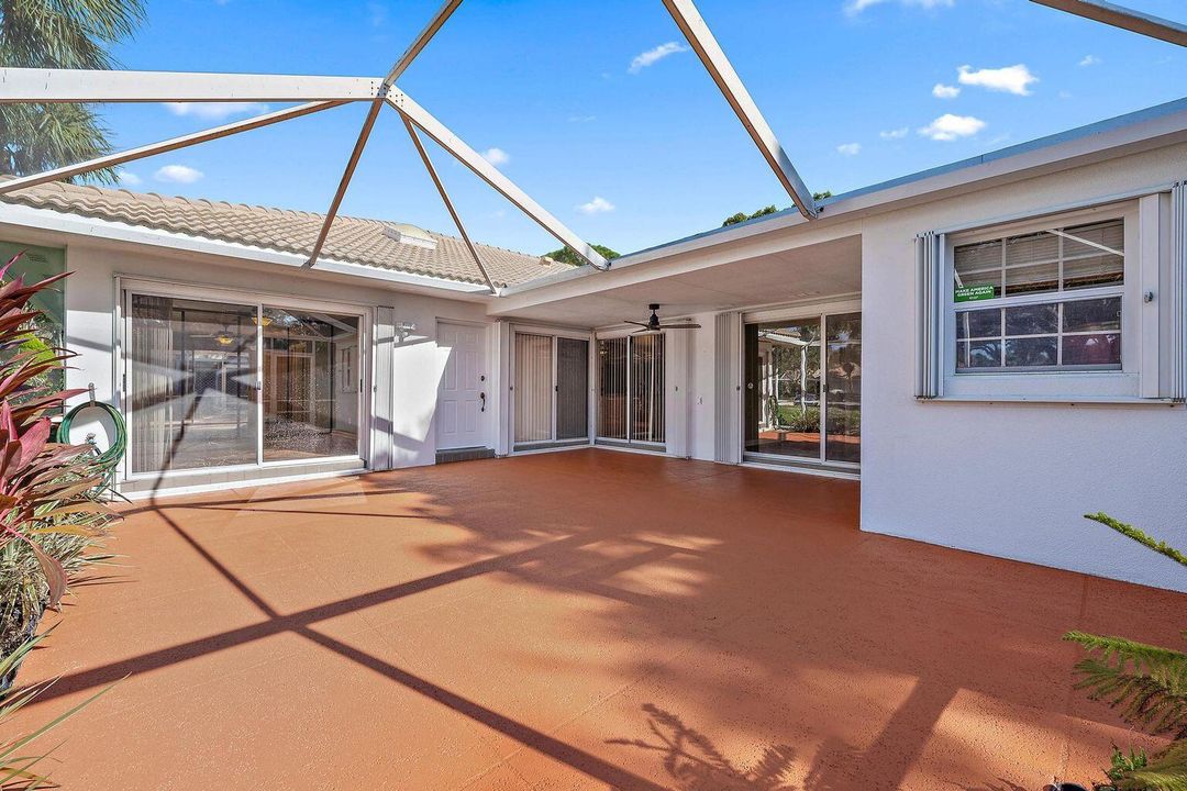 For Rent: $2,750 (2 beds, 2 baths, 1152 Square Feet)