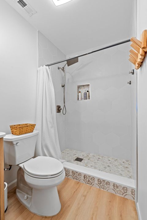 For Sale: $674,999 (2 beds, 3 baths, 1348 Square Feet)