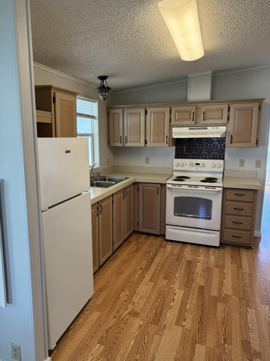 For Sale: $42,000 (2 beds, 2 baths, 864 Square Feet)
