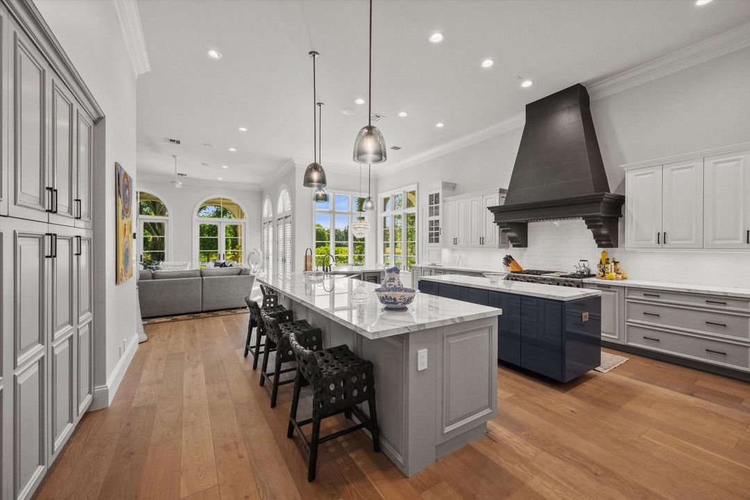 На продажу: $7,200,000 (4 спален, 6 ванн, 5908 Квадратных фут)