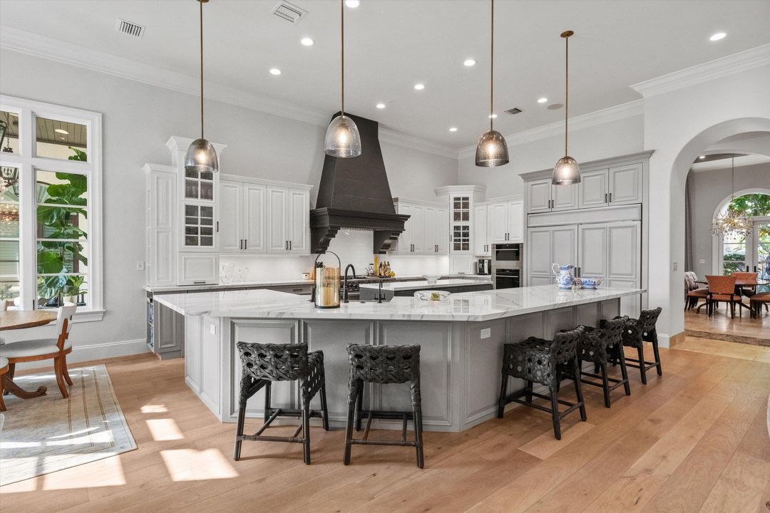 На продажу: $7,200,000 (4 спален, 6 ванн, 5908 Квадратных фут)