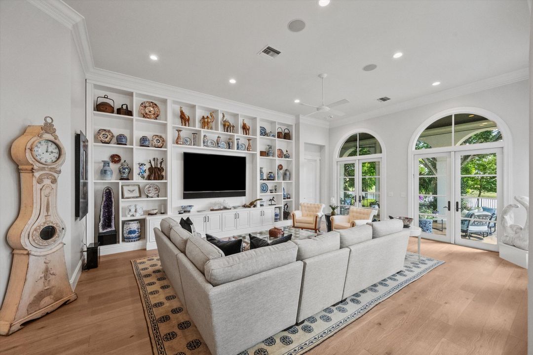 На продажу: $7,200,000 (4 спален, 6 ванн, 5908 Квадратных фут)