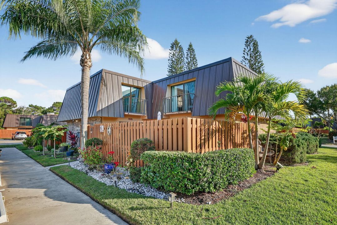 На продажу: $324,900 (2 спален, 2 ванн, 1288 Квадратных фут)