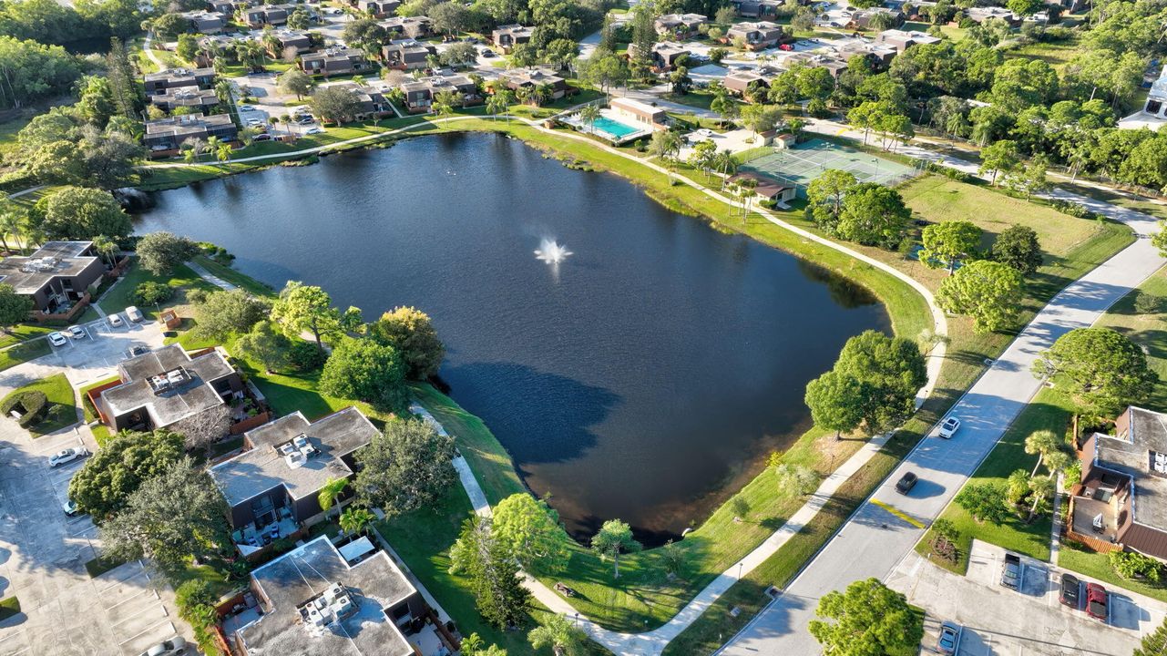 На продажу: $324,900 (2 спален, 2 ванн, 1288 Квадратных фут)