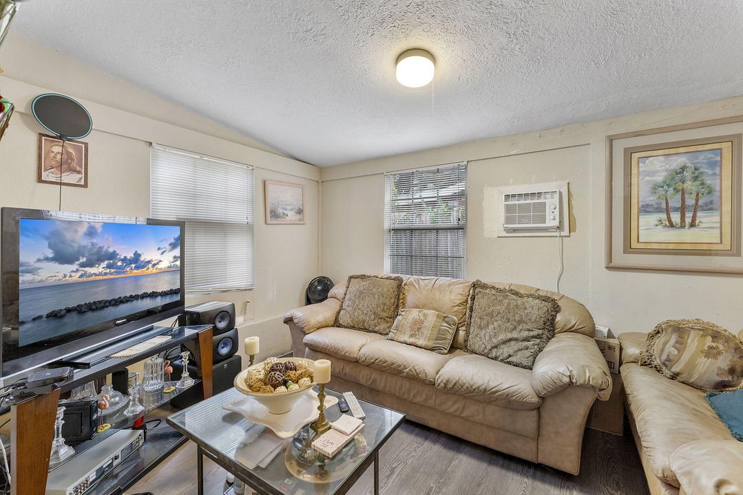 For Sale: $395,000 (4 beds, 2 baths, 1510 Square Feet)