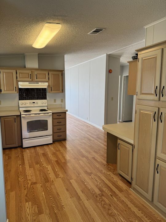 For Sale: $42,000 (2 beds, 2 baths, 864 Square Feet)