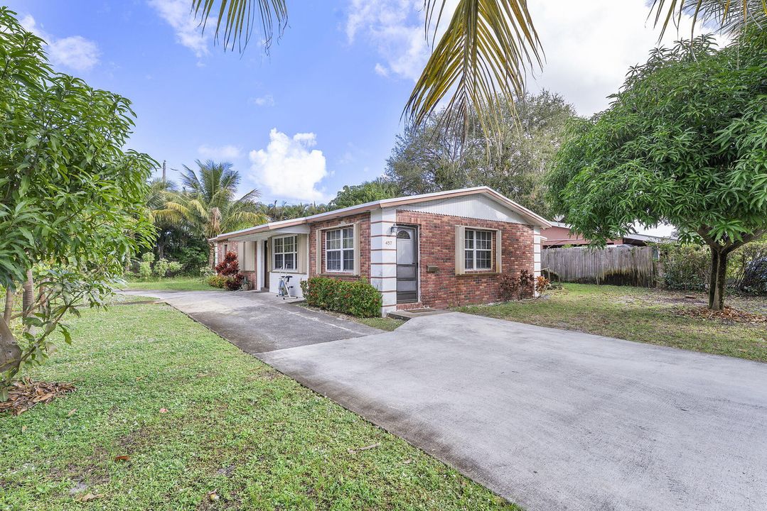 For Sale: $395,000 (4 beds, 2 baths, 1510 Square Feet)