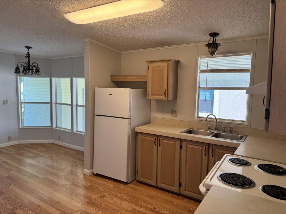 For Sale: $42,000 (2 beds, 2 baths, 864 Square Feet)
