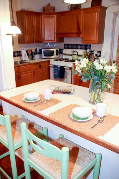 For Sale: $985,000 (3 beds, 2 baths, 1745 Square Feet)