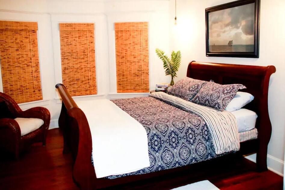 For Sale: $985,000 (3 beds, 2 baths, 1745 Square Feet)