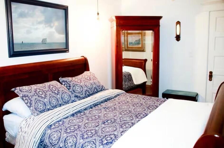 For Sale: $985,000 (3 beds, 2 baths, 1745 Square Feet)